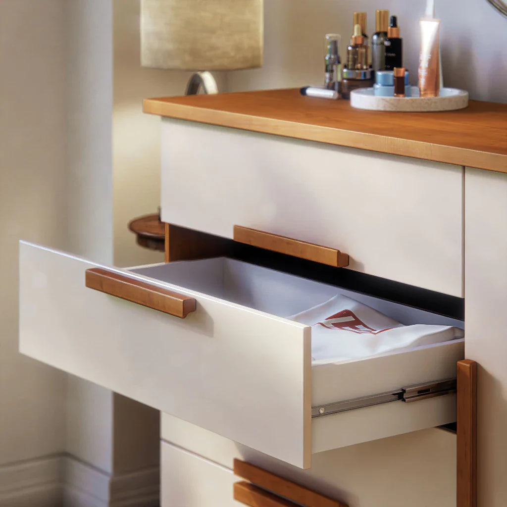 Cômoda Sapateira Bréscia 4 Gavetas e 1 Porta - 100% MDF Branco [Tampo Espaçoso]